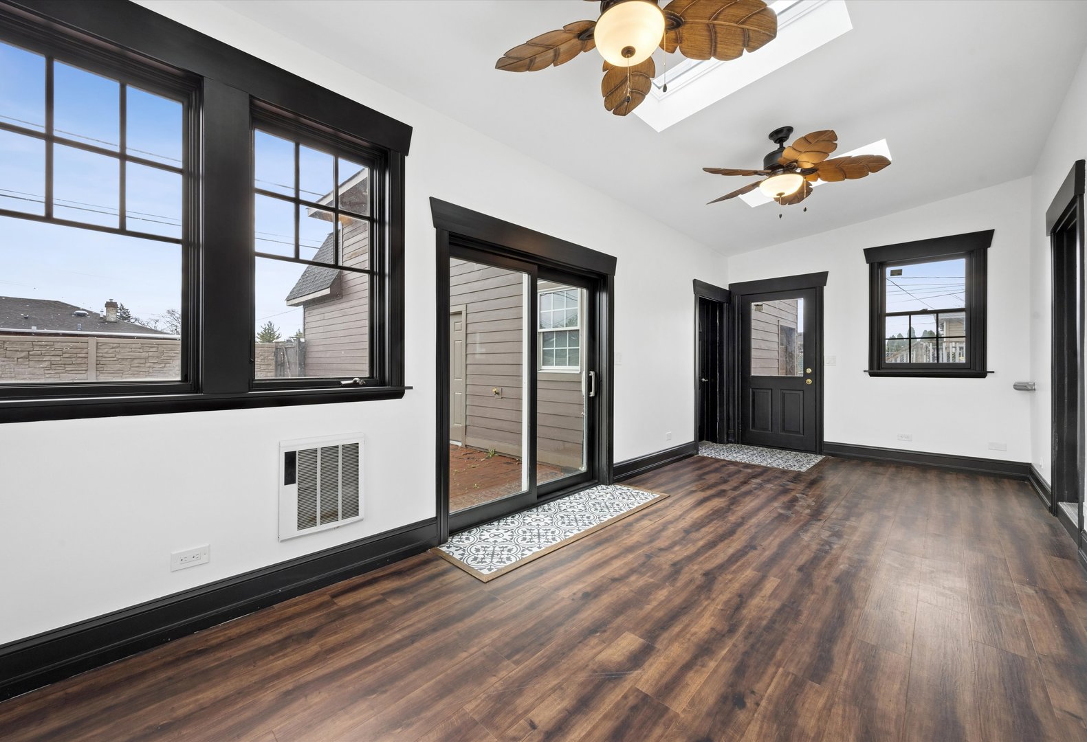 7807 Nagle Avenue, Burbank, IL 60459