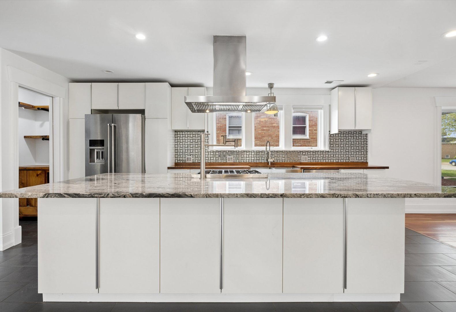 7807 Nagle Avenue, Burbank, IL 60459