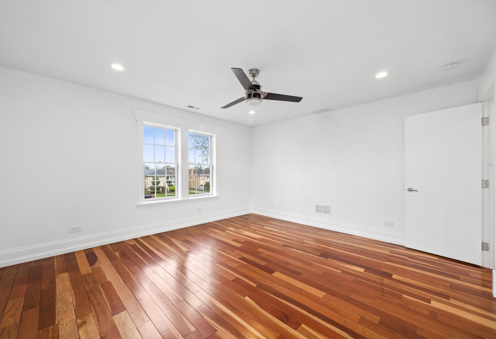 7807 Nagle Avenue, Burbank, IL 60459