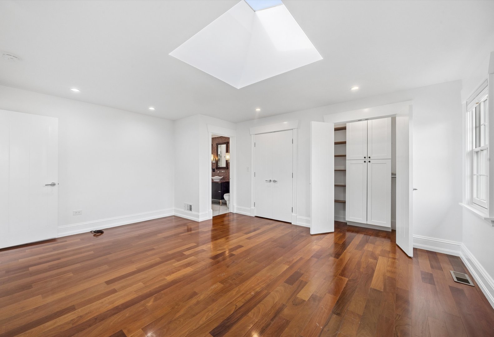 7807 Nagle Avenue, Burbank, IL 60459