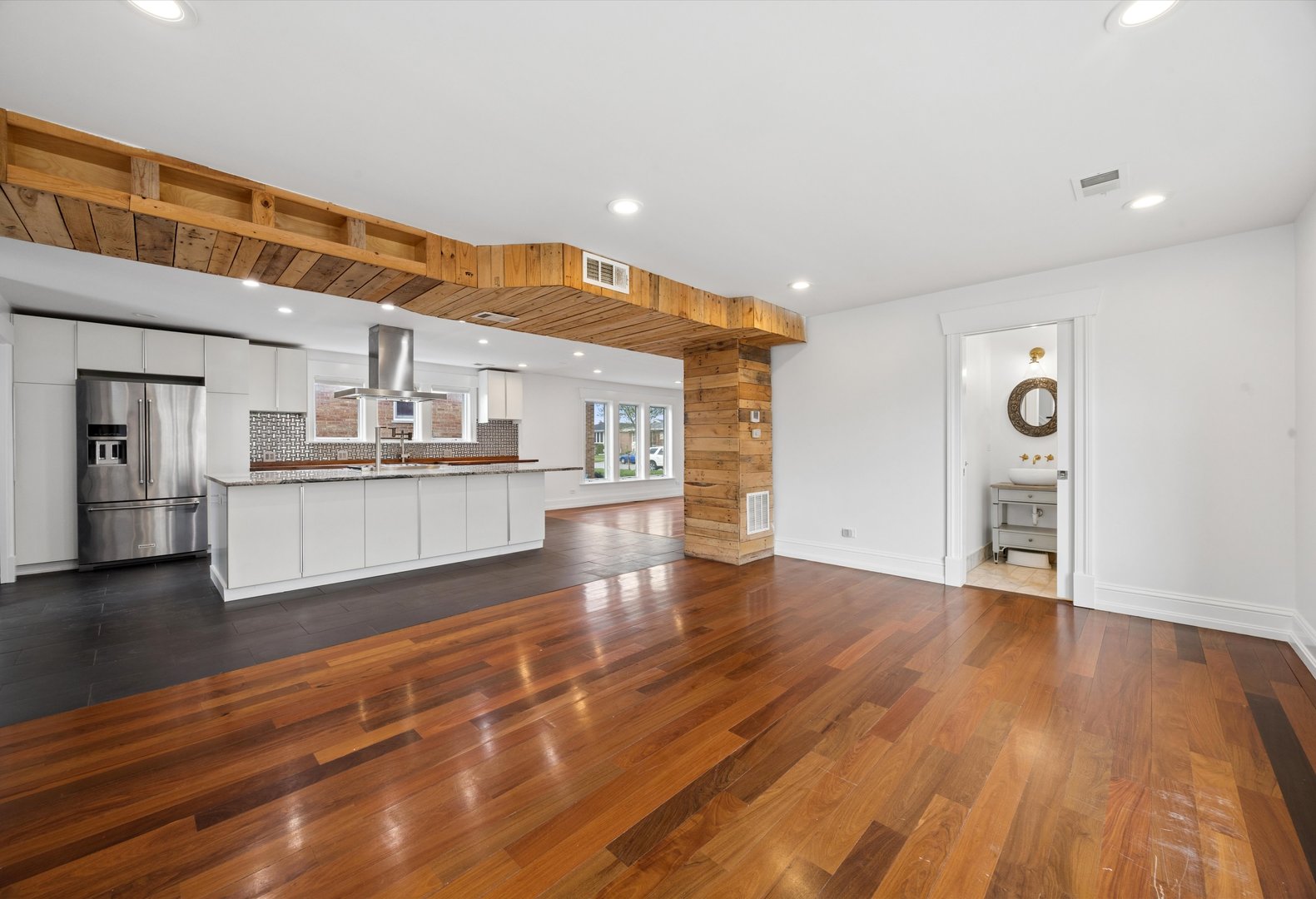 7807 Nagle Avenue, Burbank, IL 60459