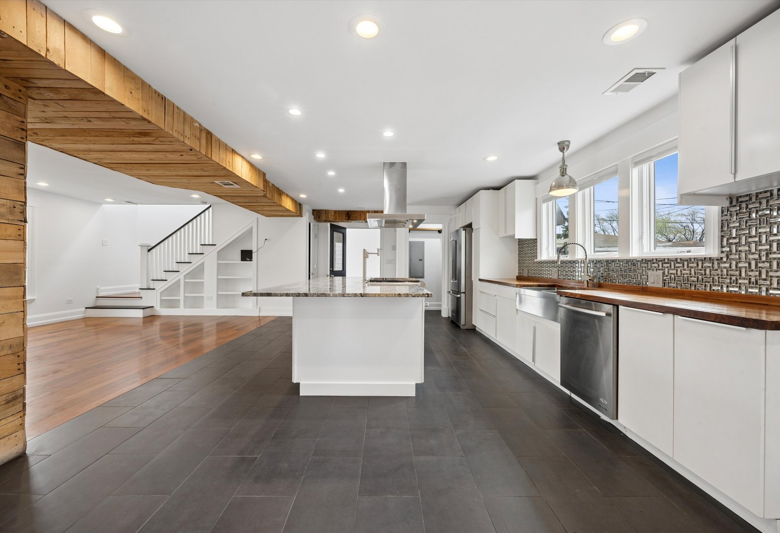 7807 Nagle Avenue, Burbank, IL 60459