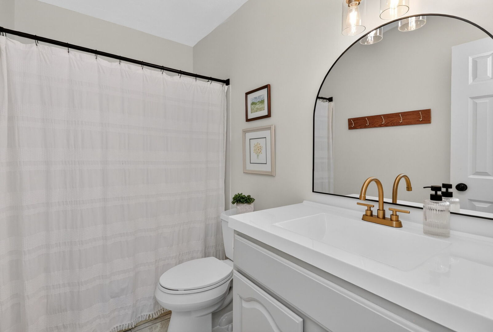 6812 Woodridge Drive, Woodridge, IL 60517