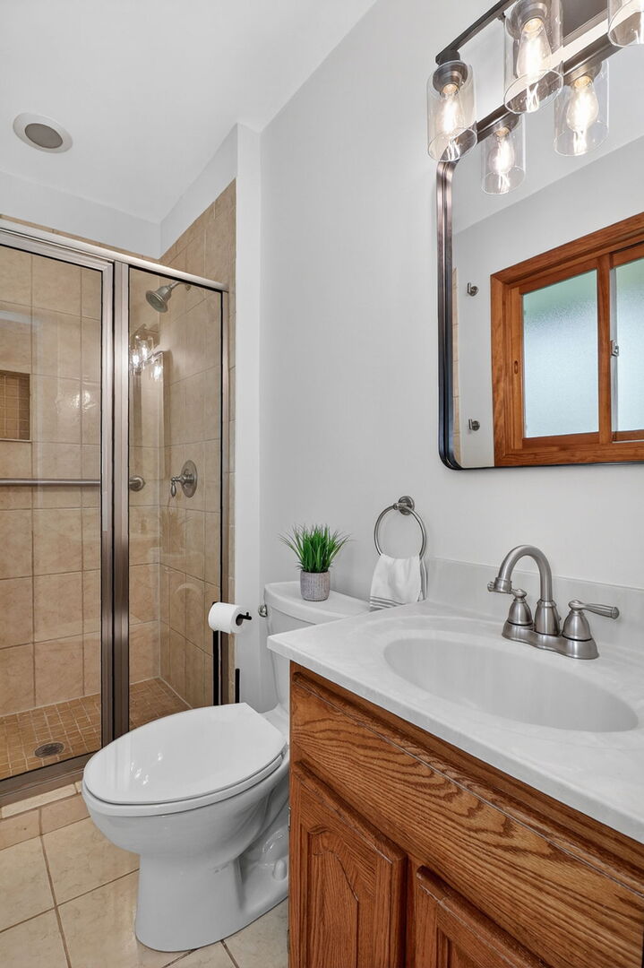 6812 Woodridge Drive, Woodridge, IL 60517