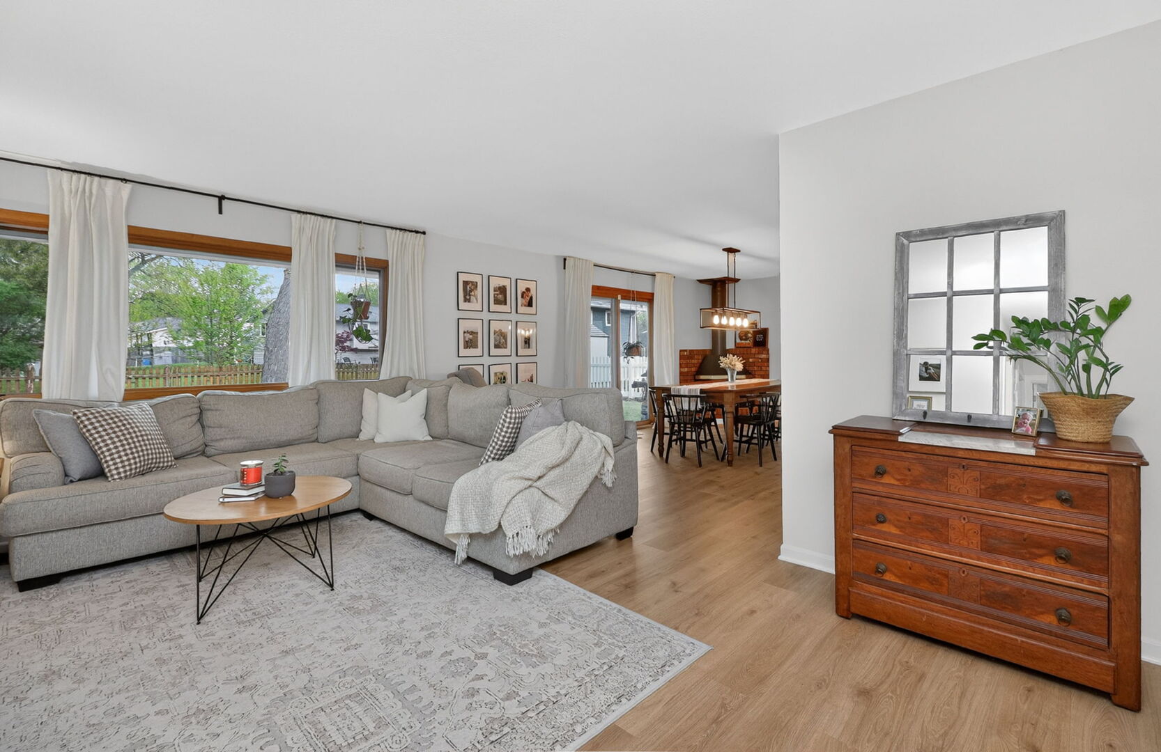 6812 Woodridge Drive, Woodridge, IL 60517