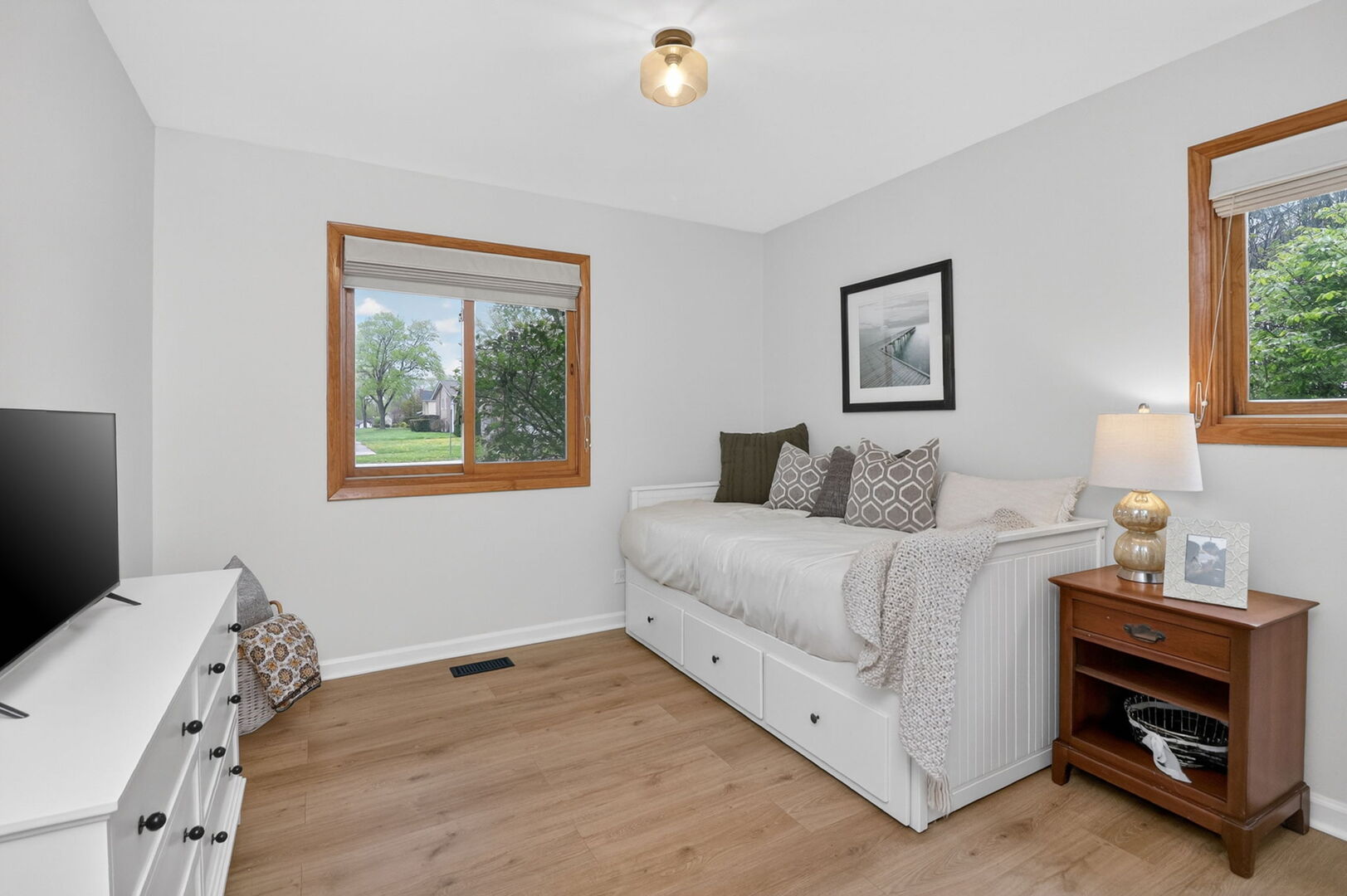 6812 Woodridge Drive, Woodridge, IL 60517