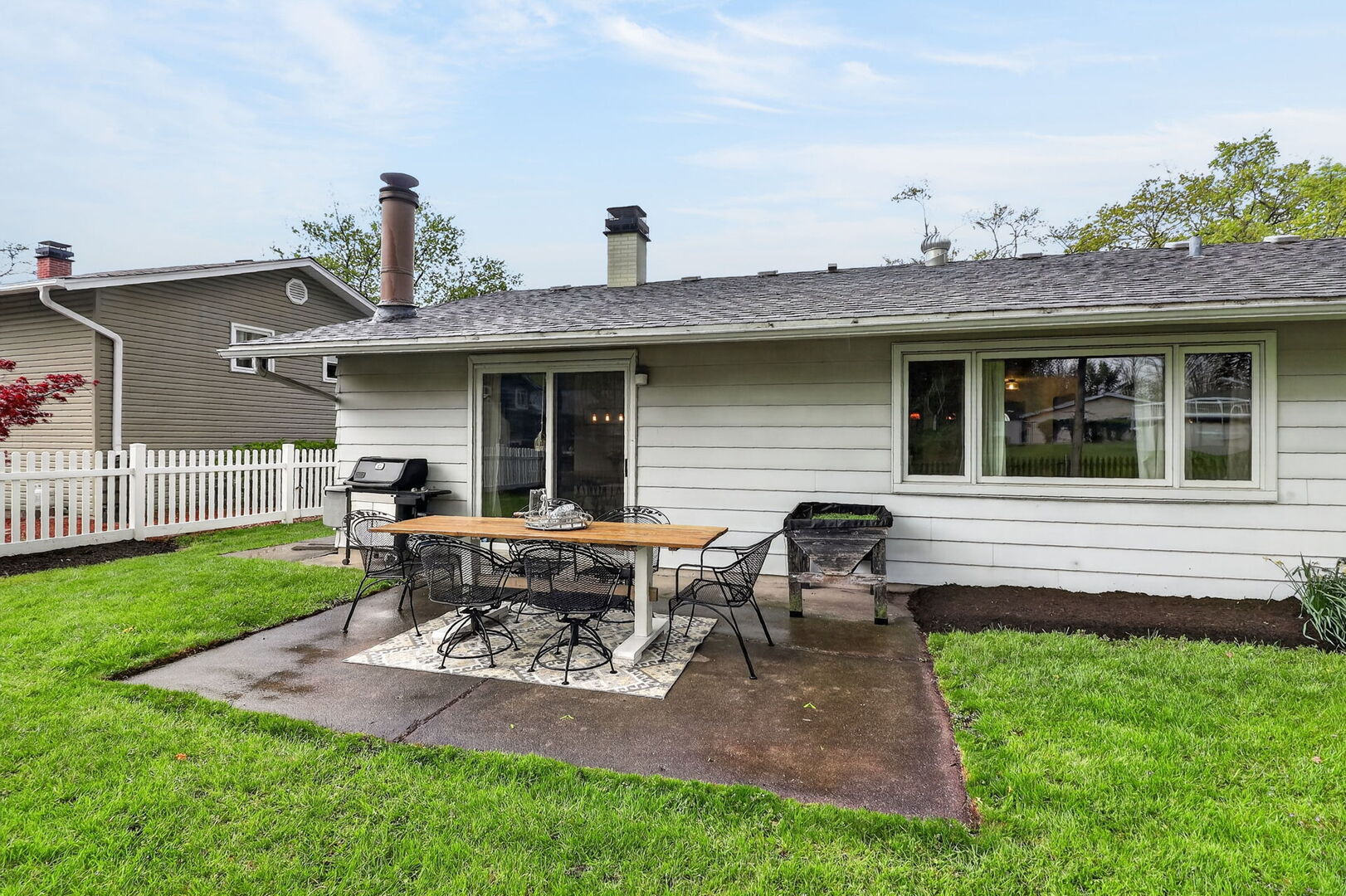 6812 Woodridge Drive, Woodridge, IL 60517