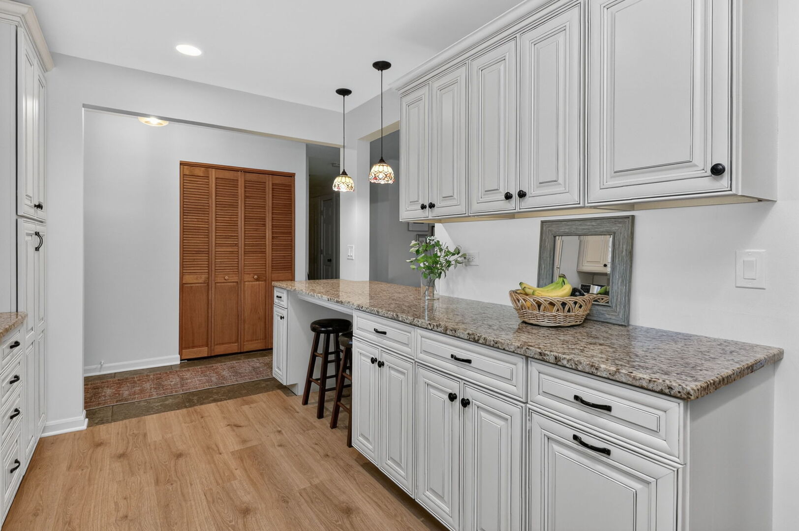 6812 Woodridge Drive, Woodridge, IL 60517