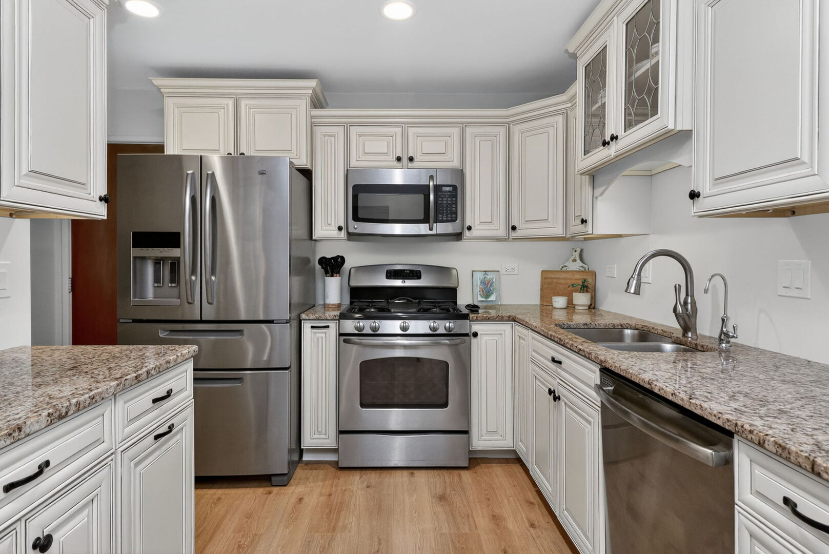 6812 Woodridge Drive, Woodridge, IL 60517