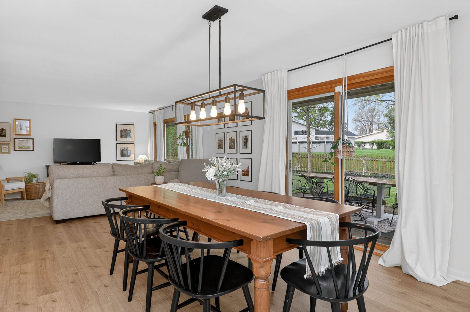 6812 Woodridge Drive, Woodridge, IL 60517