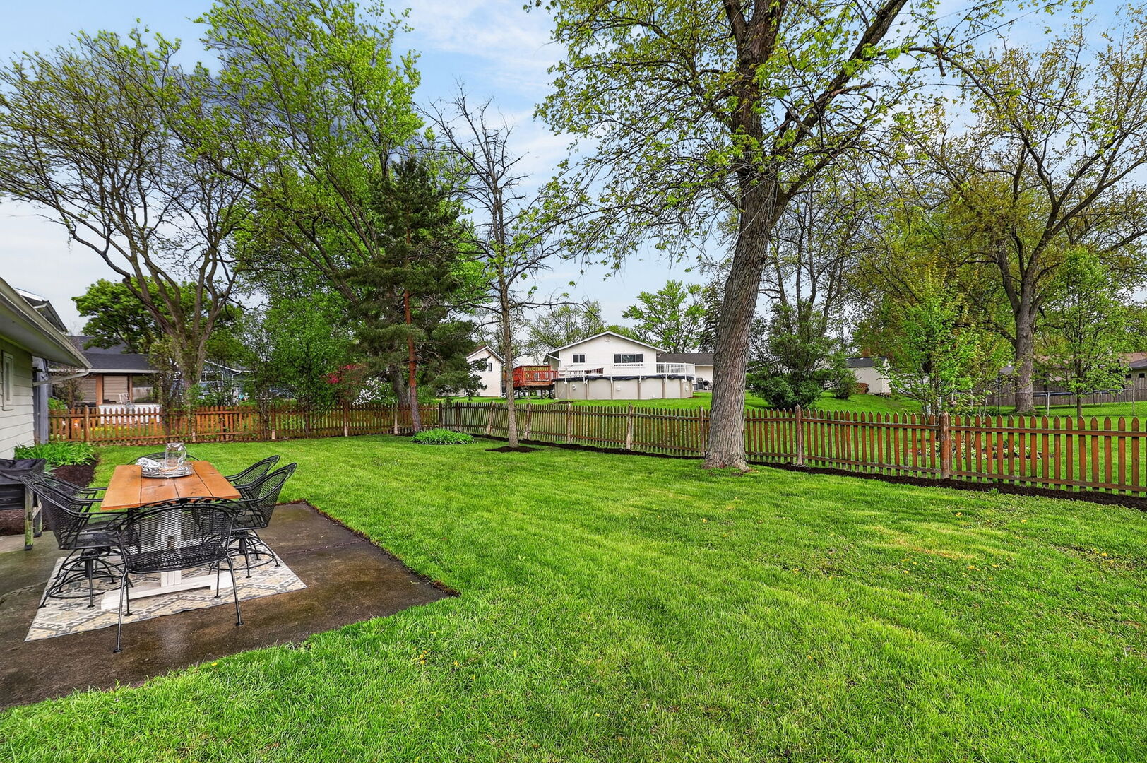 6812 Woodridge Drive, Woodridge, IL 60517