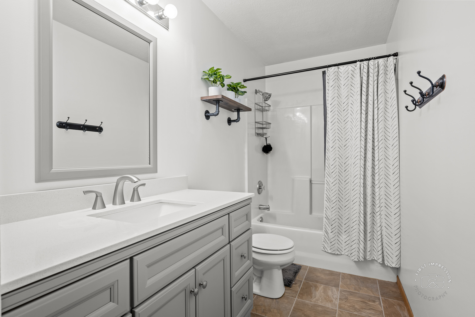 52 N Hickory Street, Cortland, IL 60112