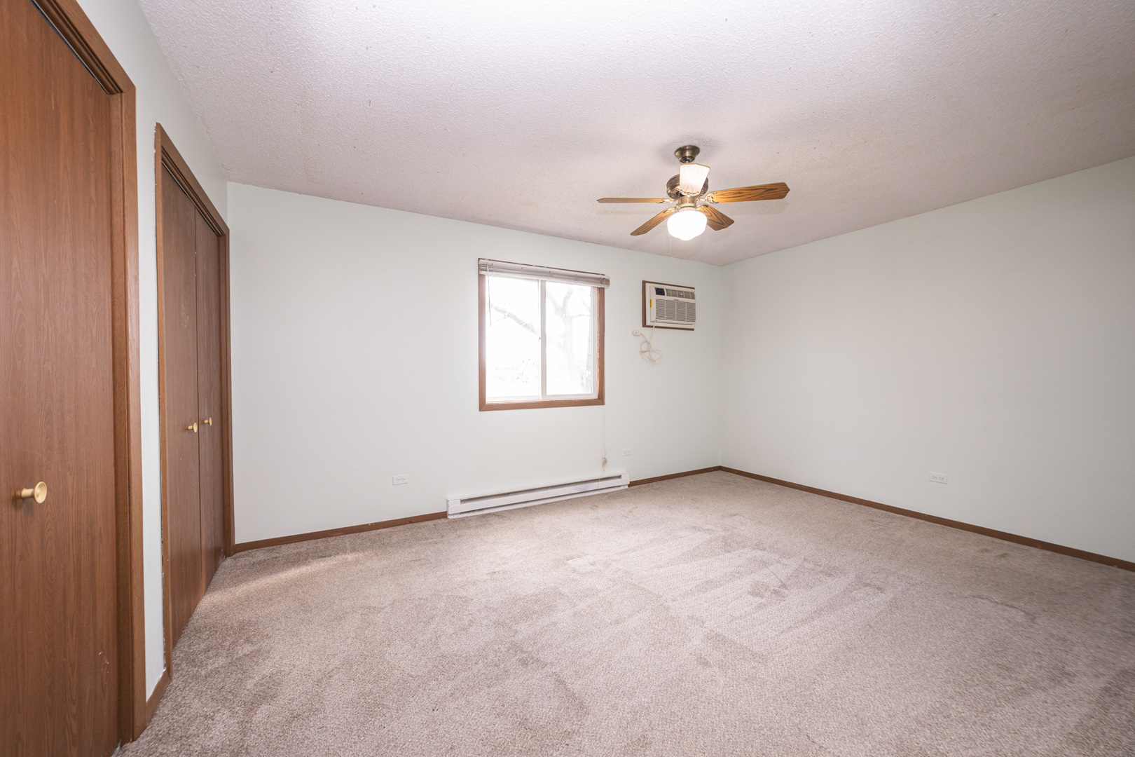 218 Madison Street #3D, Joliet, IL 60435