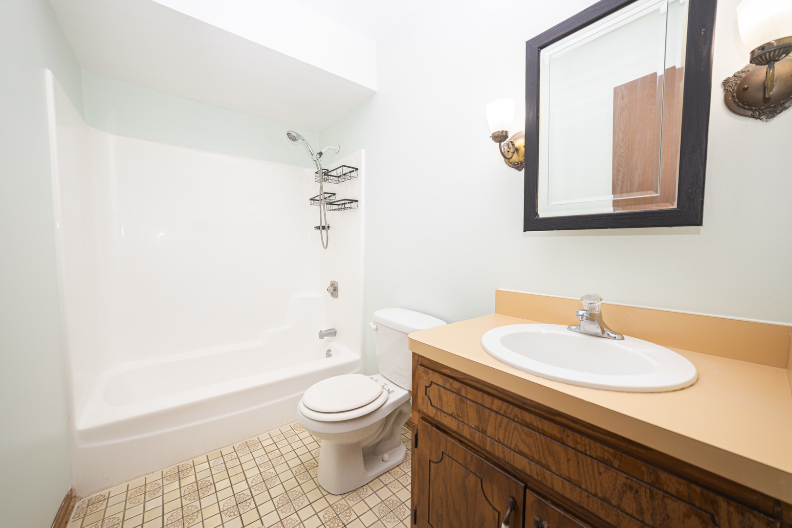 218 Madison Street #3D, Joliet, IL 60435