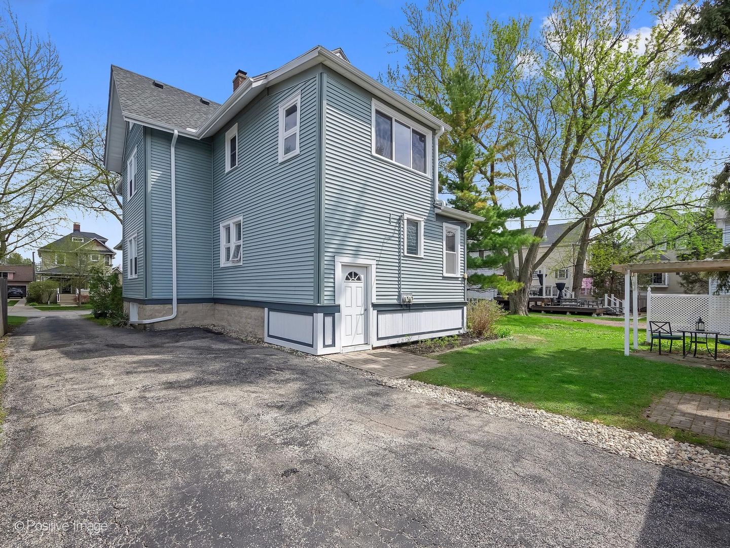 24 N Kensington Avenue, La Grange, IL 60525