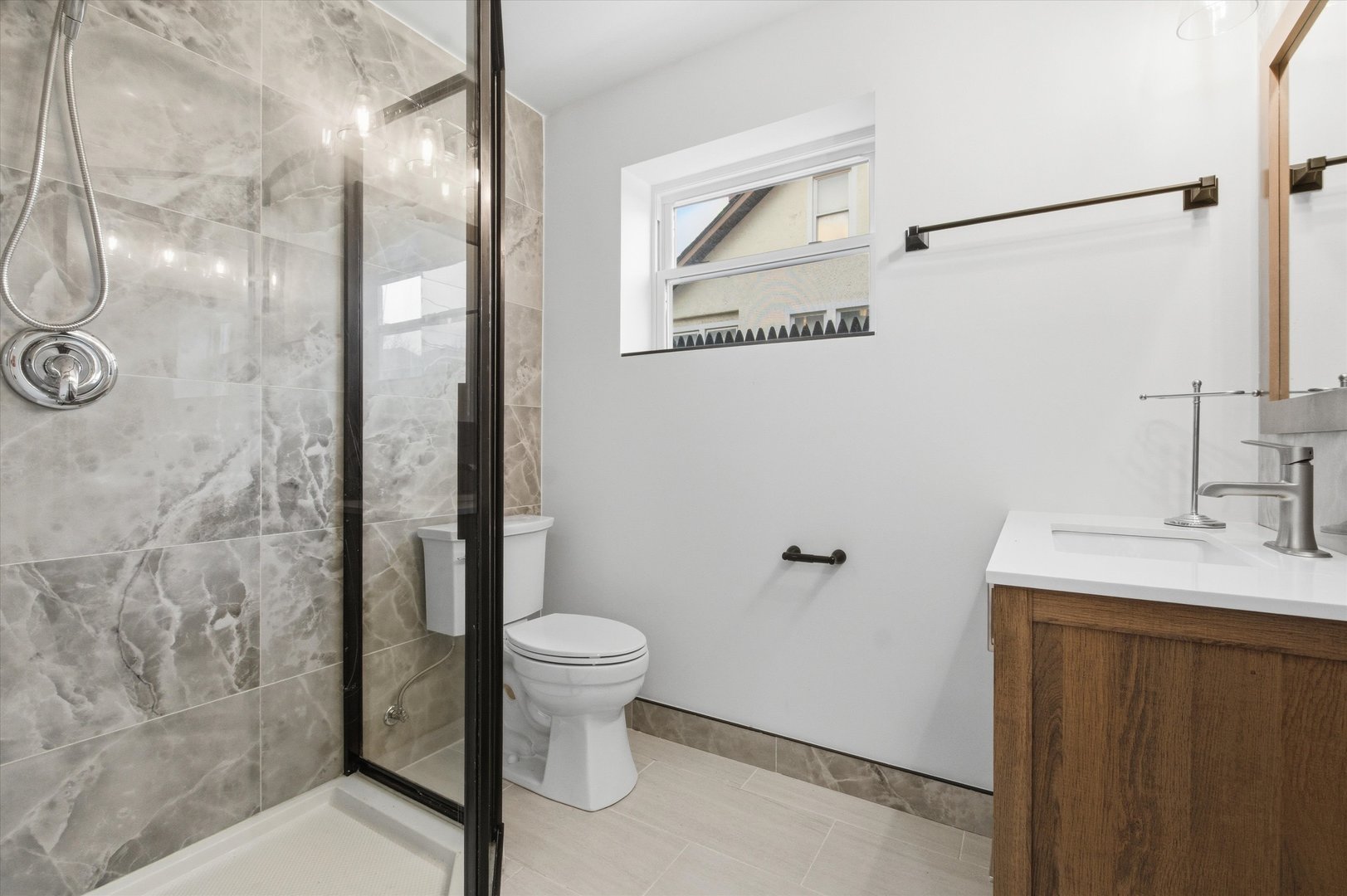 5915 N Milwaukee Avenue #G, Chicago, IL 60646