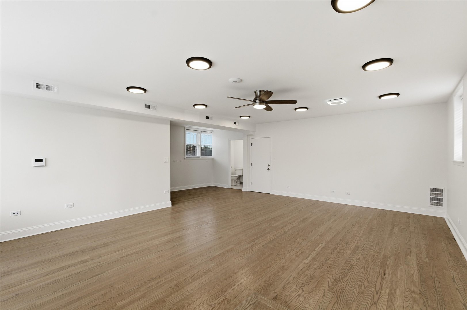 5915 N Milwaukee Avenue #G, Chicago, IL 60646