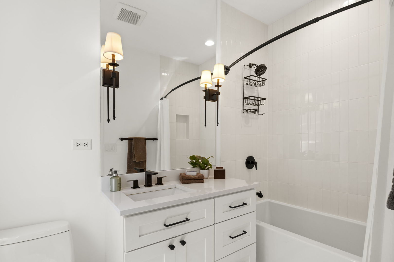 121 N Julian Street, Naperville, IL 60540