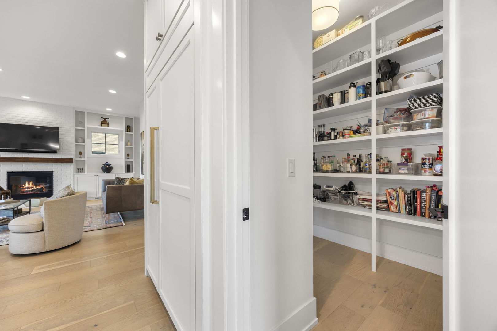 121 N Julian Street, Naperville, IL 60540