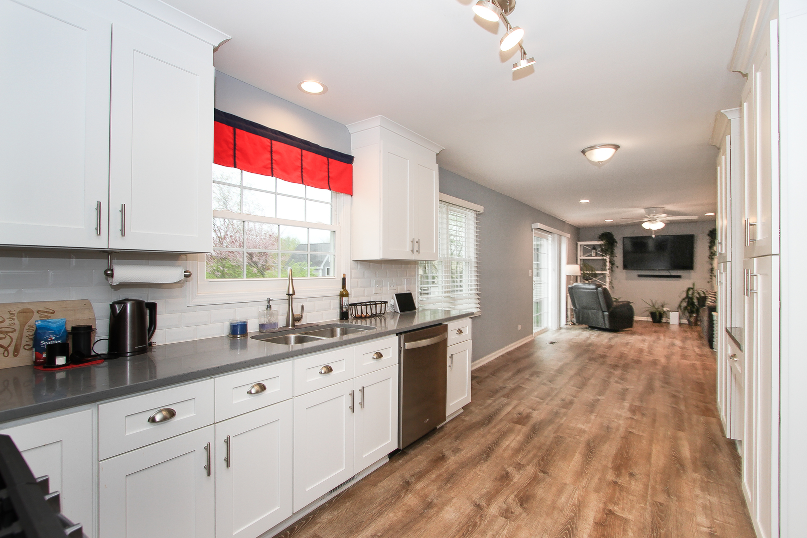 697 GARDENIA Lane, Bartlett, IL 60103