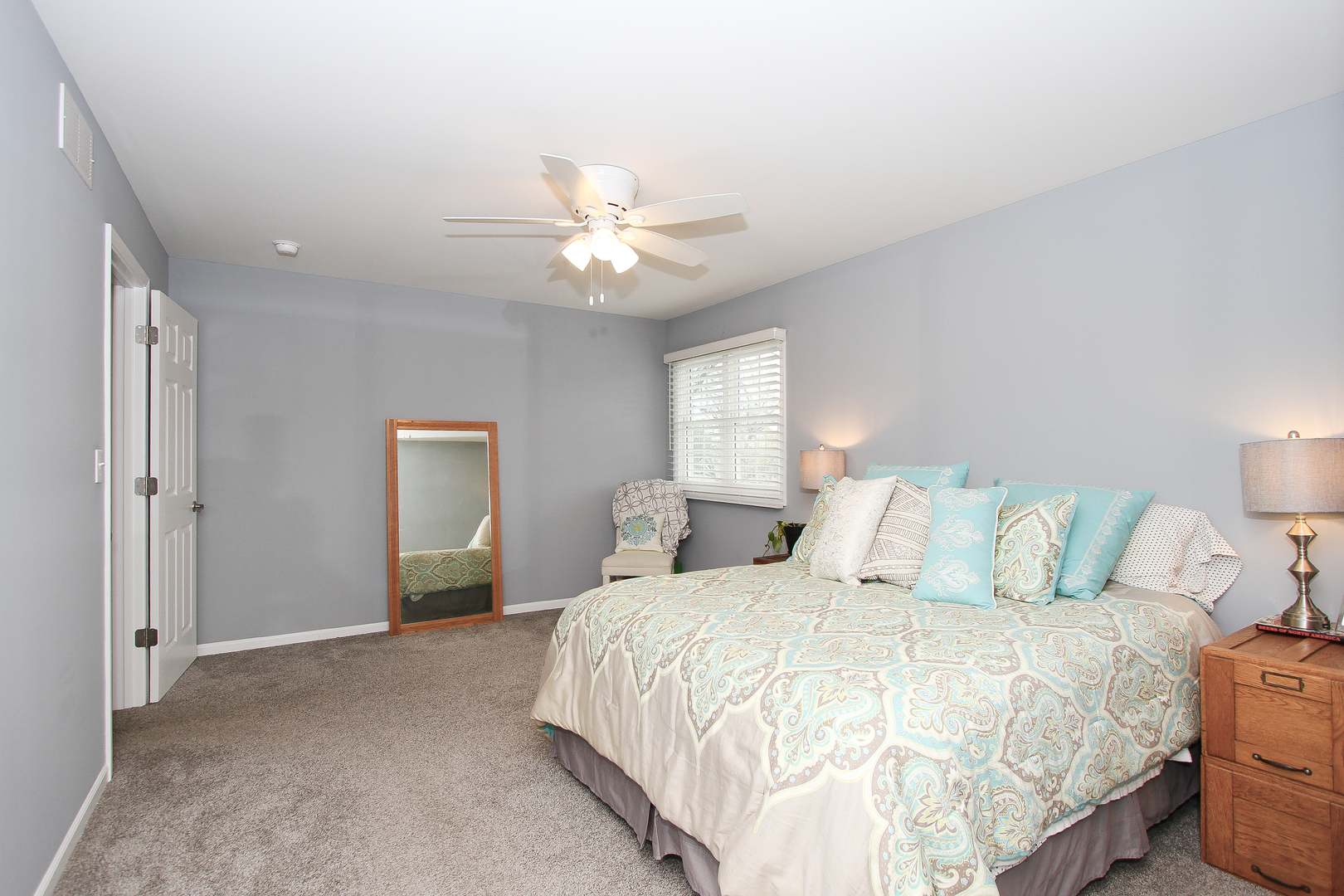 697 GARDENIA Lane, Bartlett, IL 60103