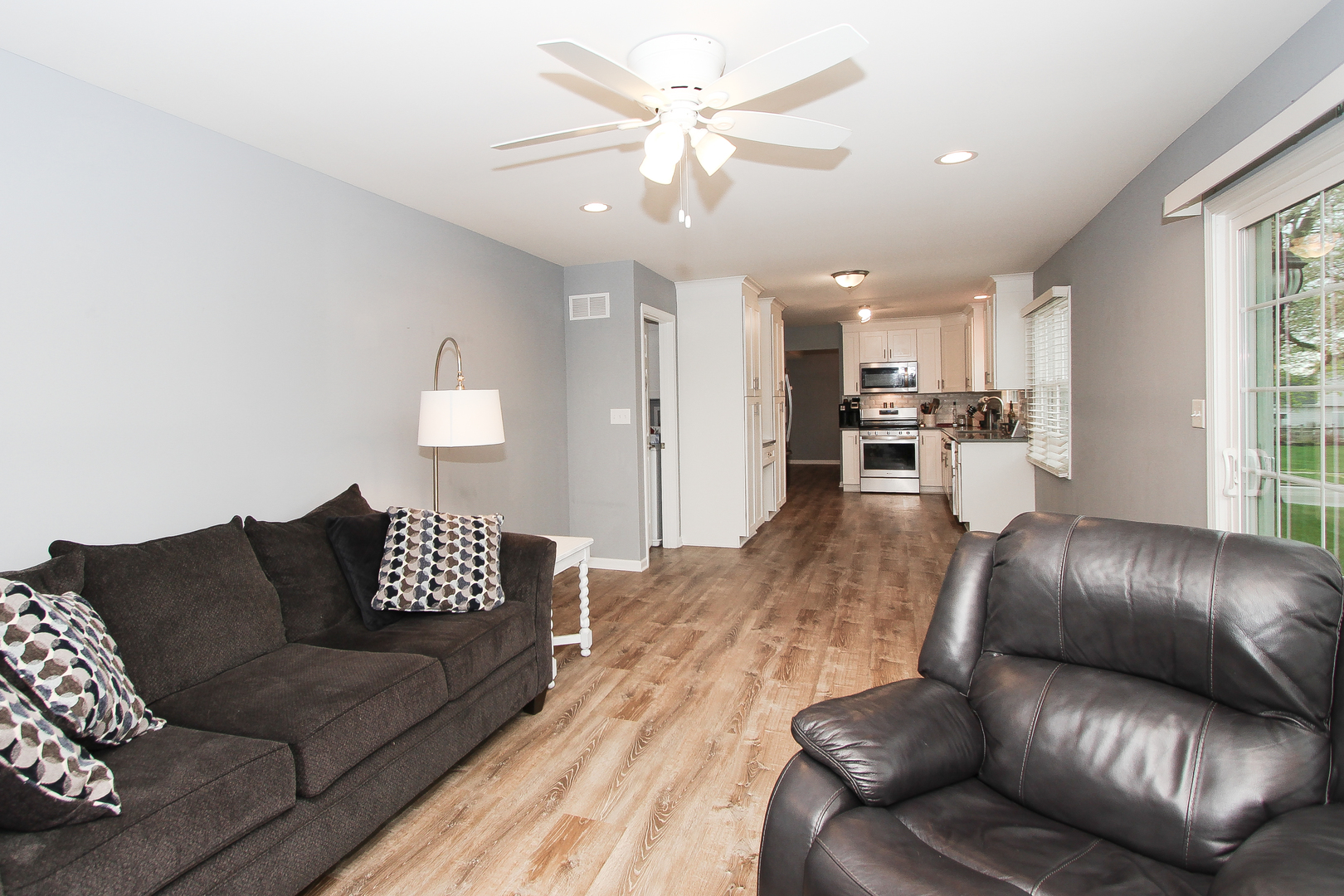 697 GARDENIA Lane, Bartlett, IL 60103