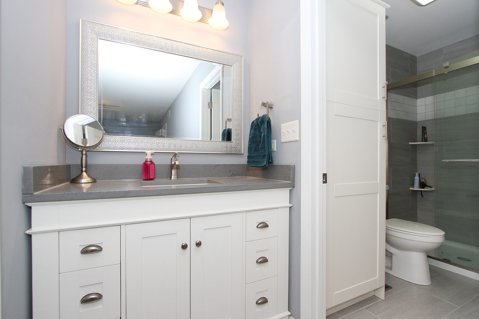 697 GARDENIA Lane, Bartlett, IL 60103