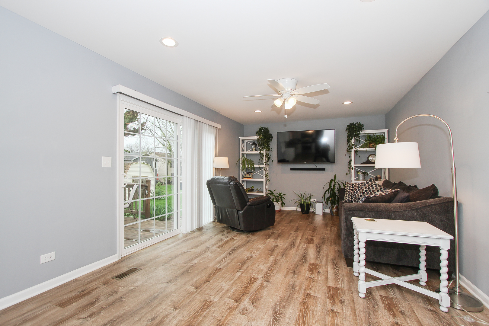 697 GARDENIA Lane, Bartlett, IL 60103