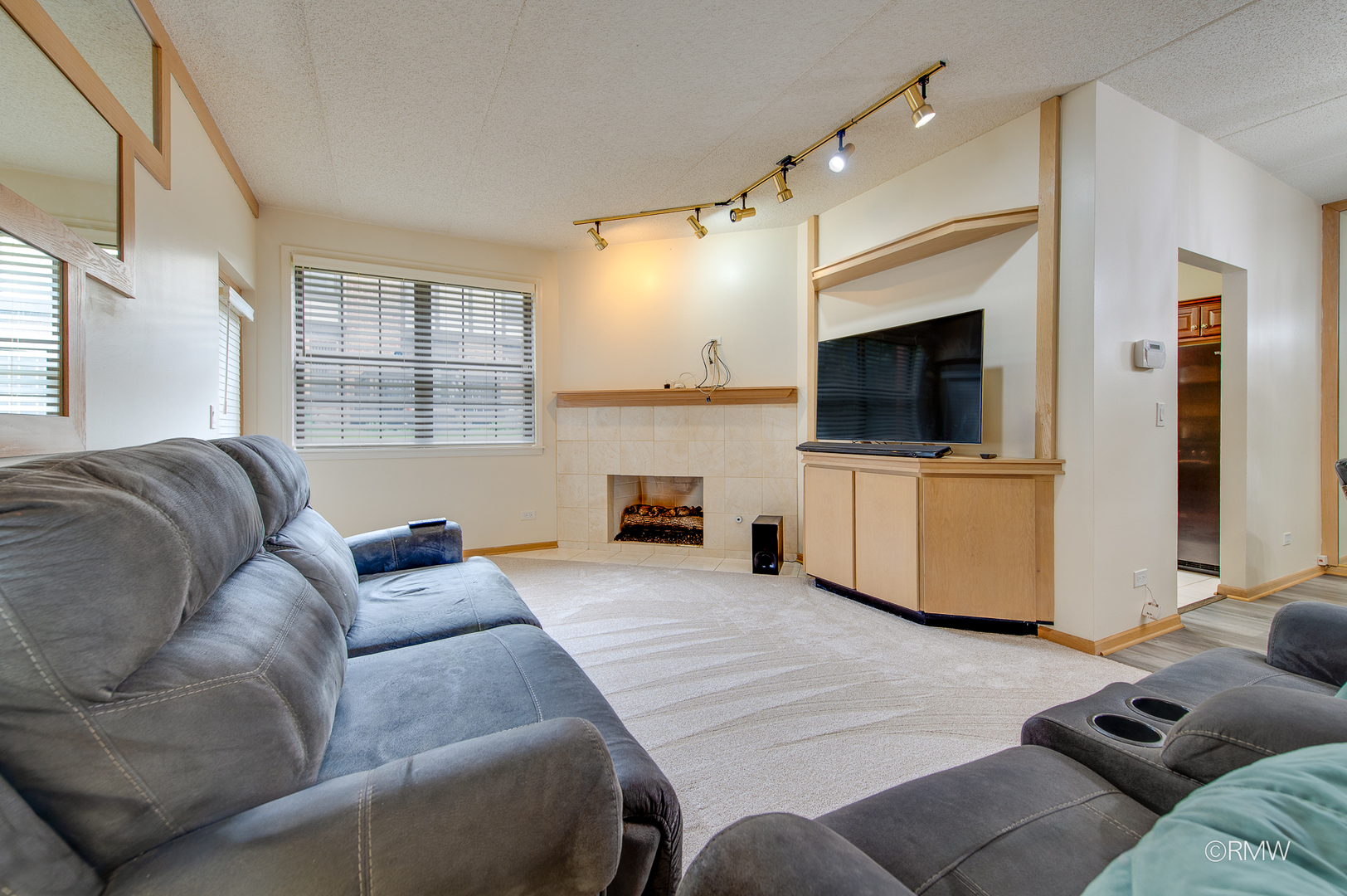 223 Glen Ridge Lane #1B, Bloomingdale, IL 60108