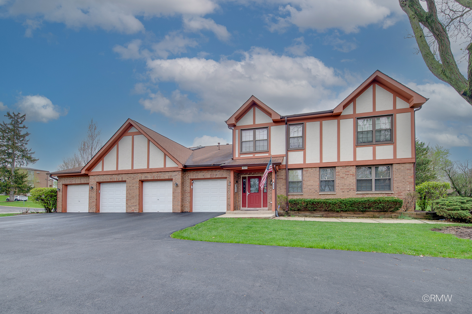 223 Glen Ridge Lane #1B, Bloomingdale, IL 60108