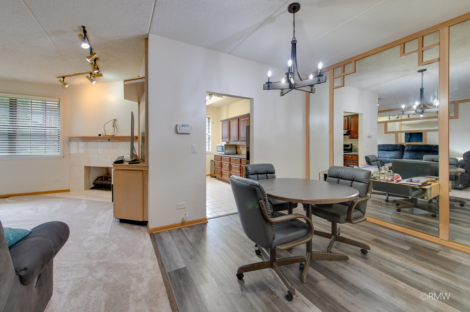 223 Glen Ridge Lane #1B, Bloomingdale, IL 60108