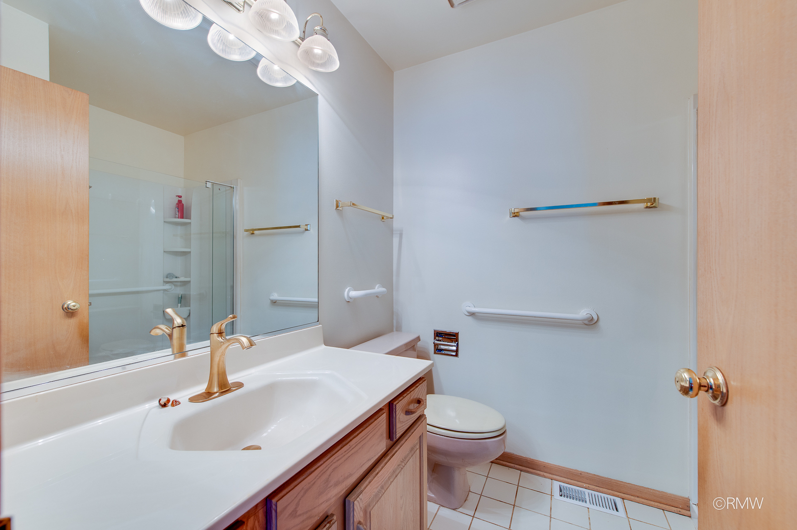 223 Glen Ridge Lane #1B, Bloomingdale, IL 60108