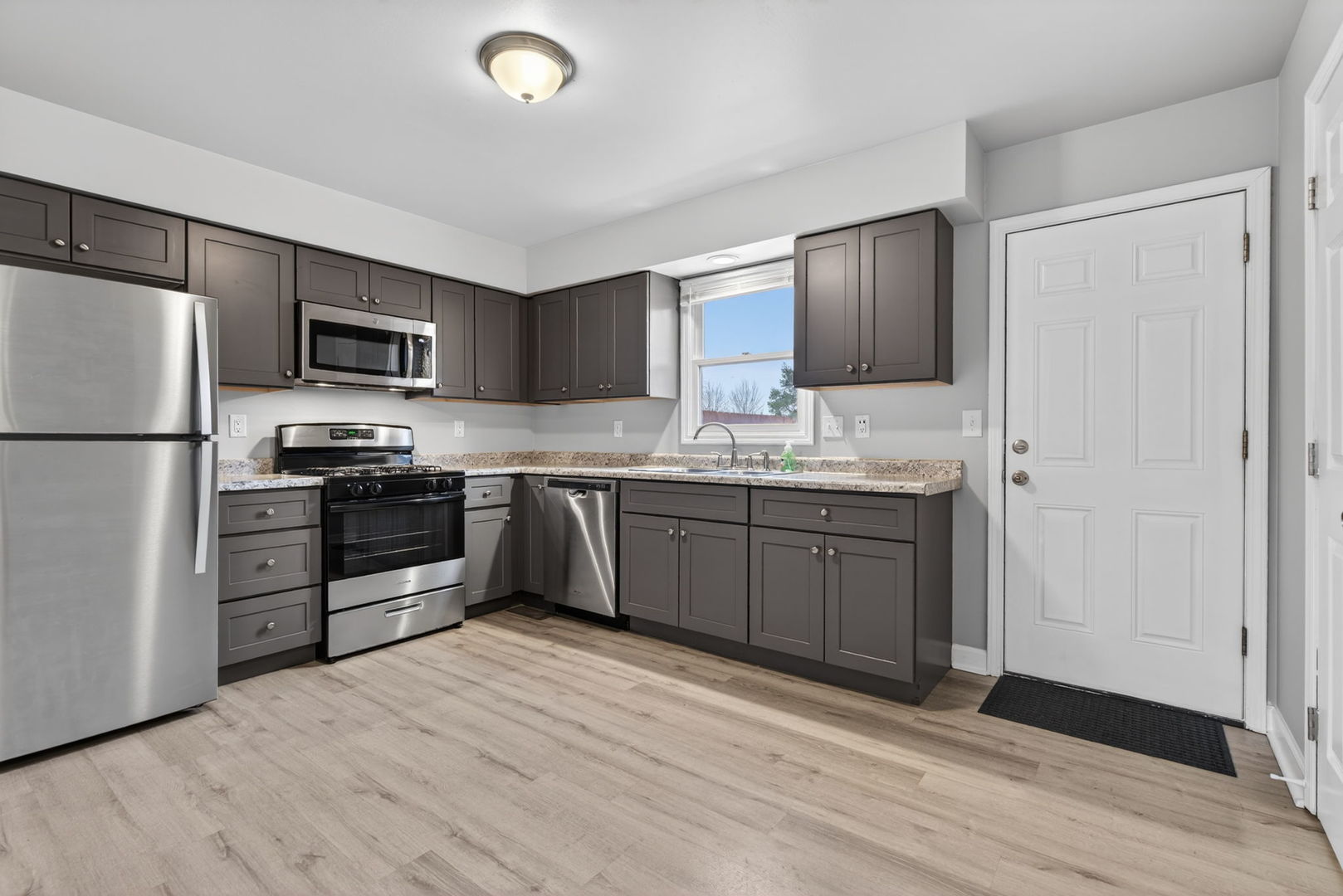 115 Colonial Parkway #C, Yorkville, IL 60560