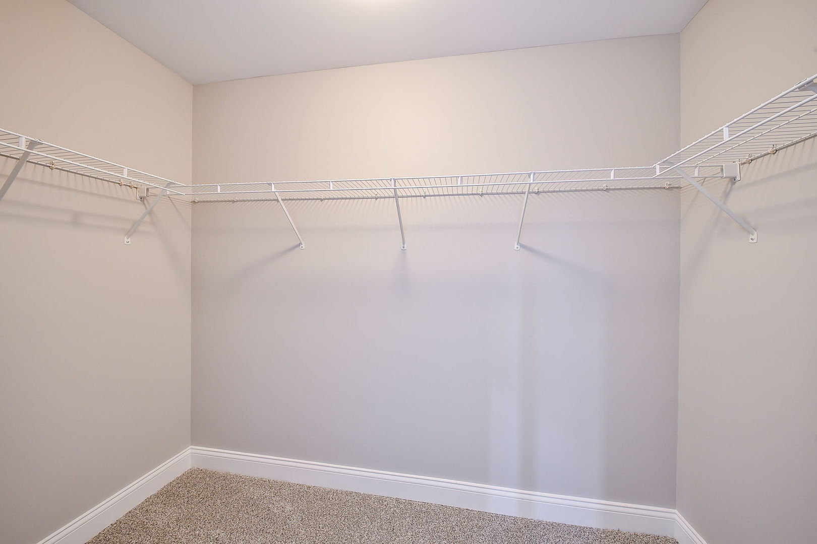 2382 Shiloh Drive, Aurora, IL 60503