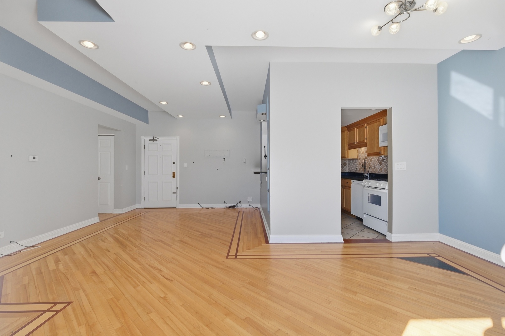 1463 Mercury Drive #115, Schaumburg, IL 60193