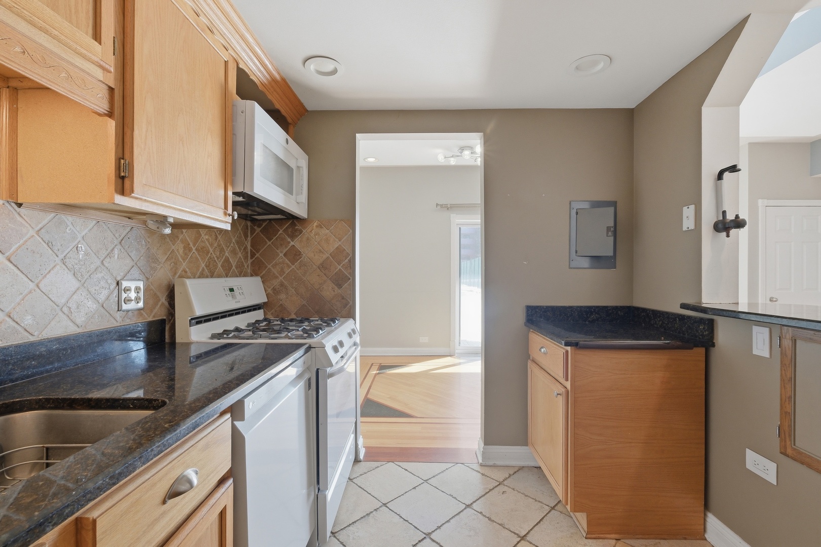 1463 Mercury Drive #115, Schaumburg, IL 60193