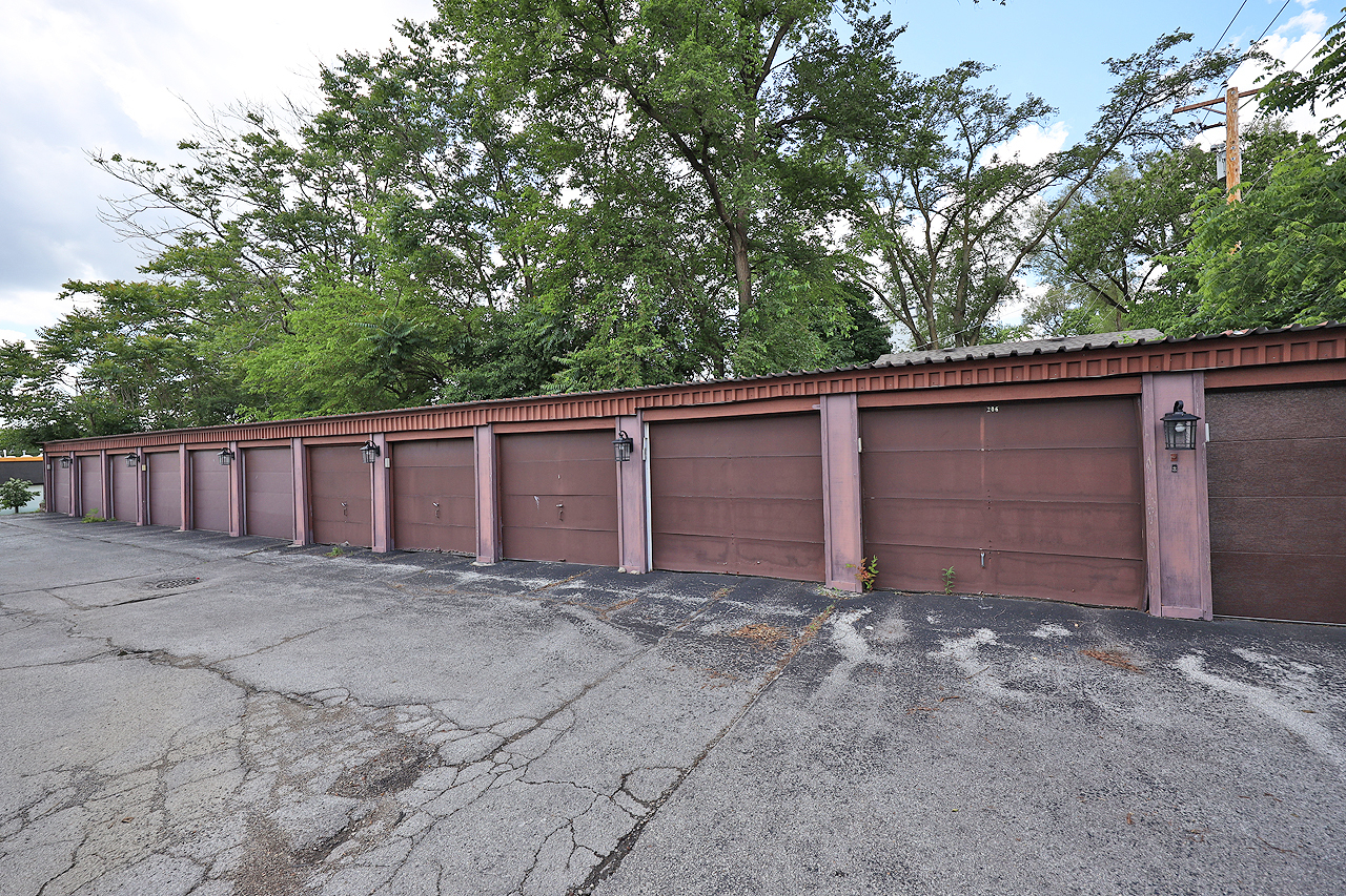 4946 Douglas Road #202, Downers Grove, IL 60515