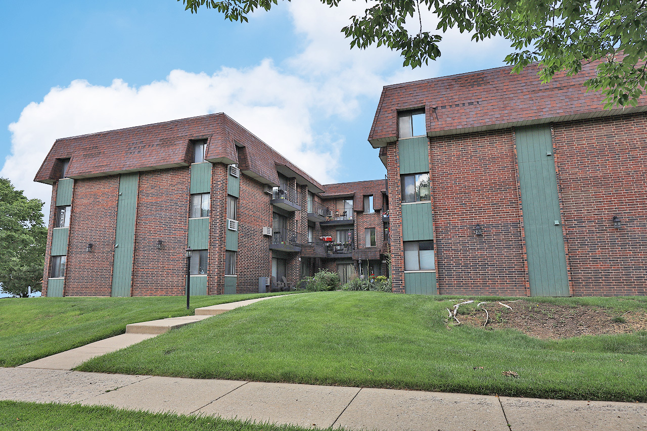 4946 Douglas Road #202, Downers Grove, IL 60515