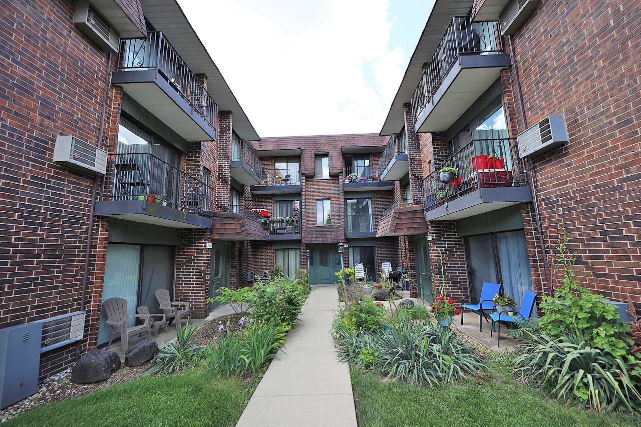 4946 Douglas Road #202, Downers Grove, IL 60515