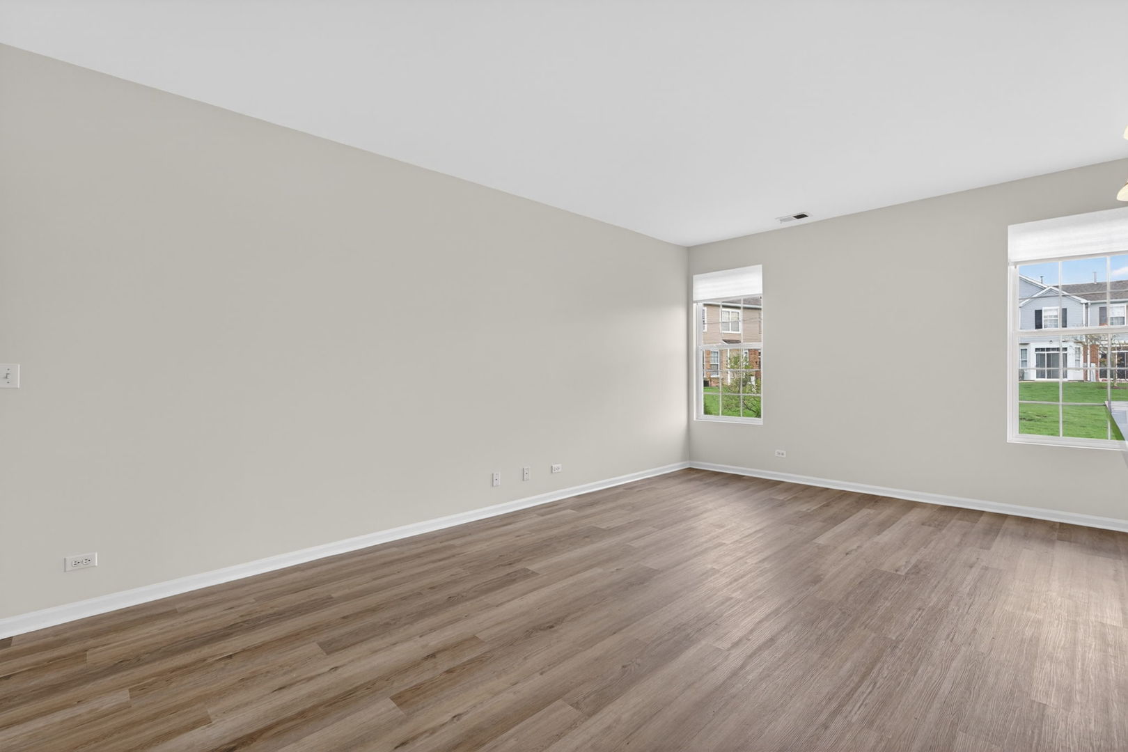 476 Brookside Drive, Oswego, IL 60543