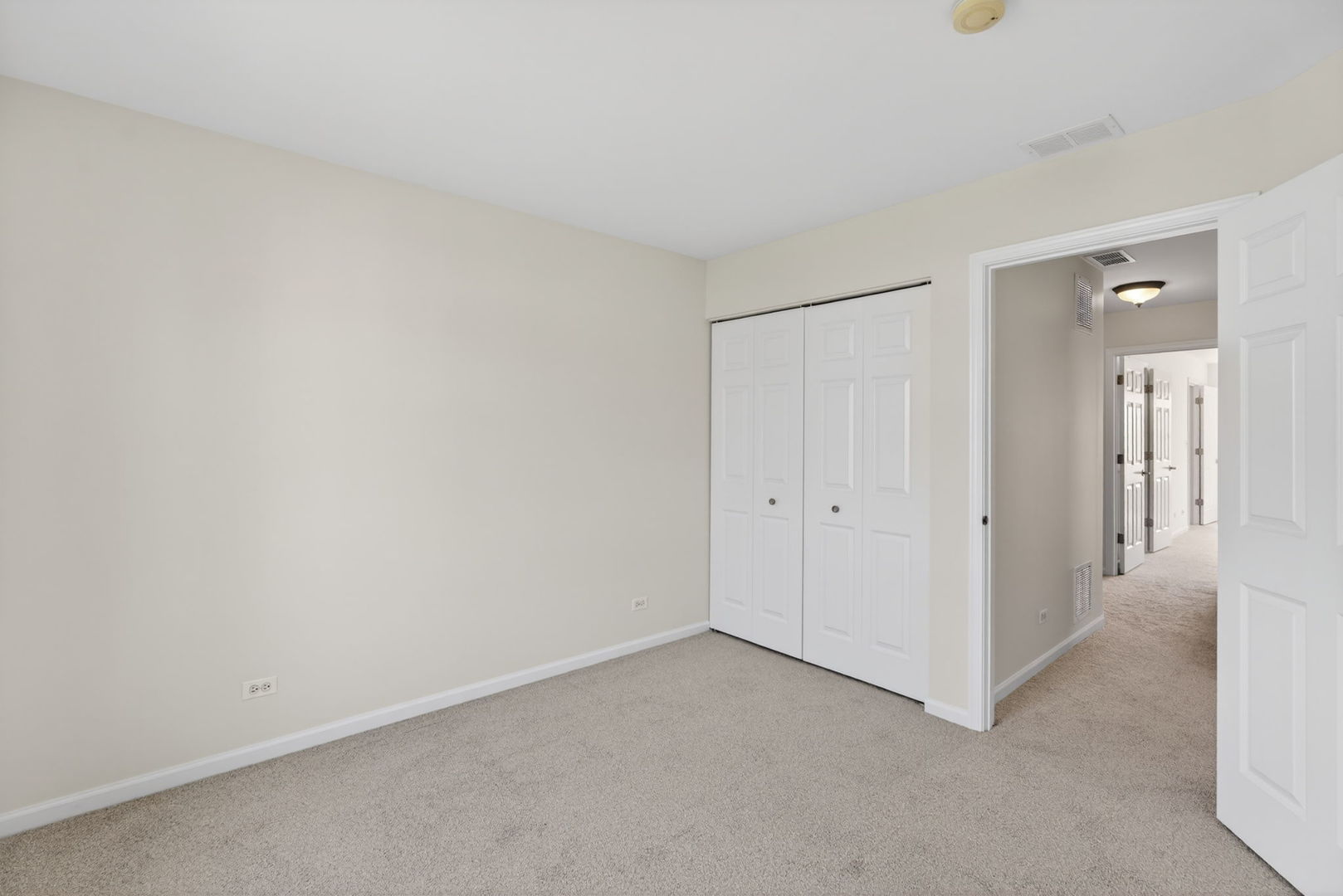 476 Brookside Drive, Oswego, IL 60543