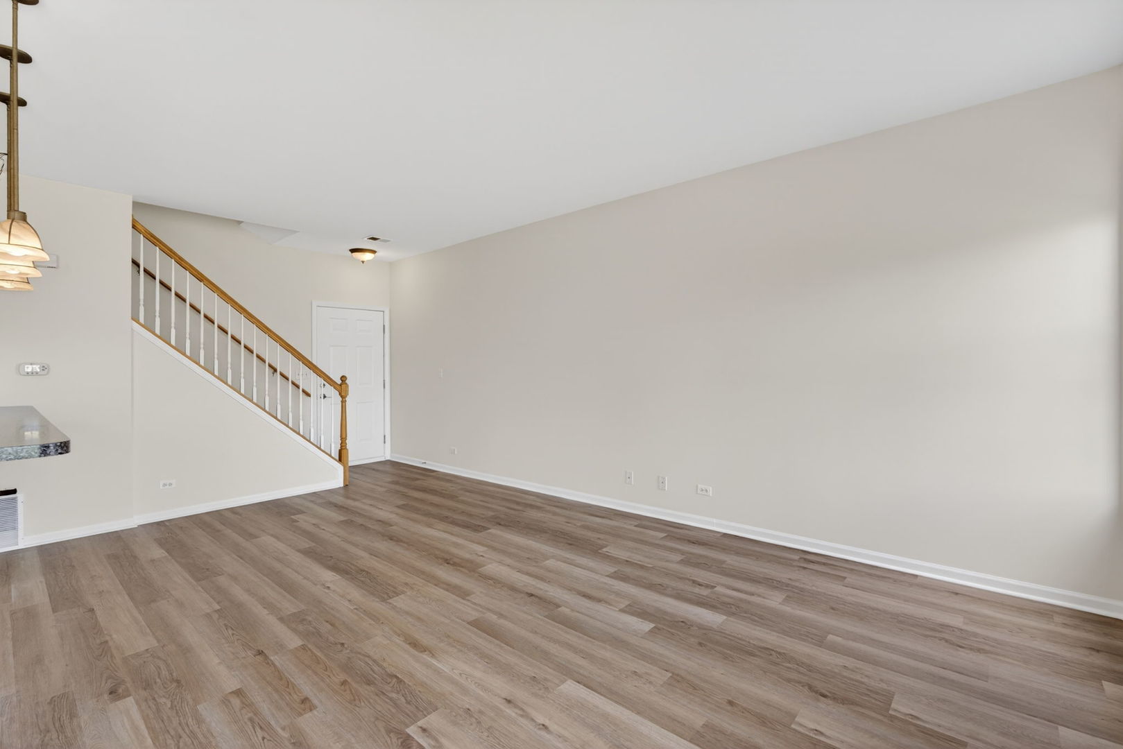 476 Brookside Drive, Oswego, IL 60543