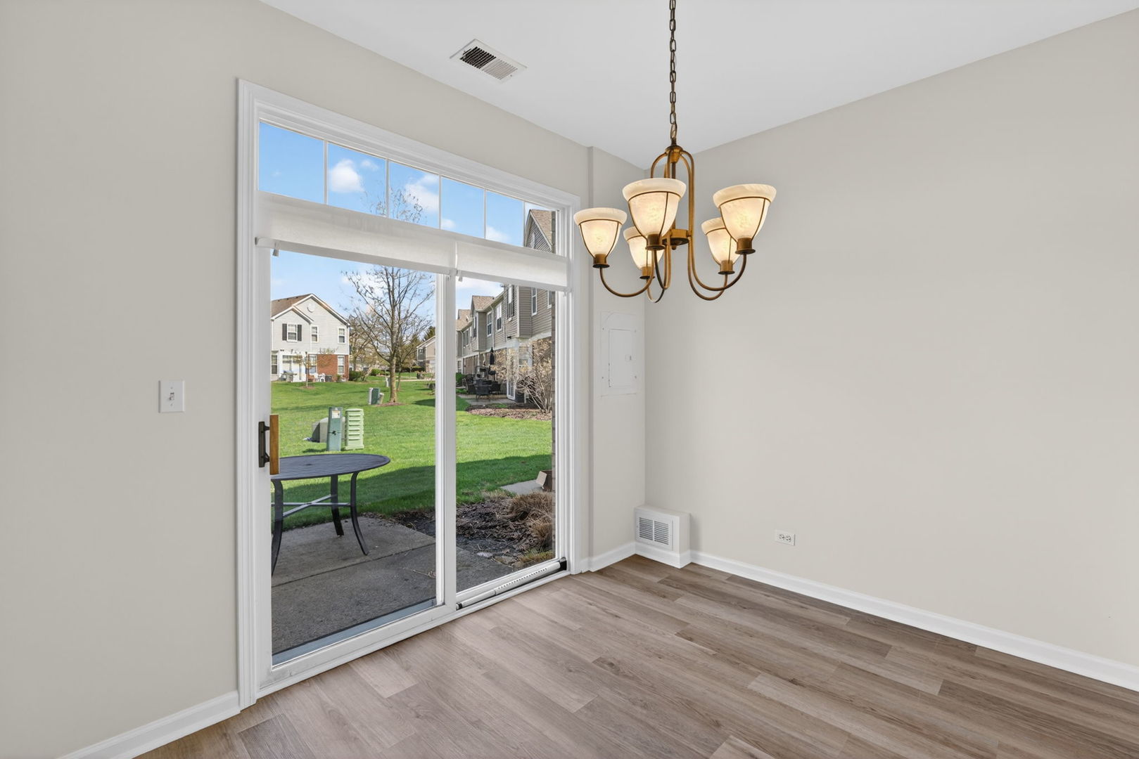 476 Brookside Drive, Oswego, IL 60543