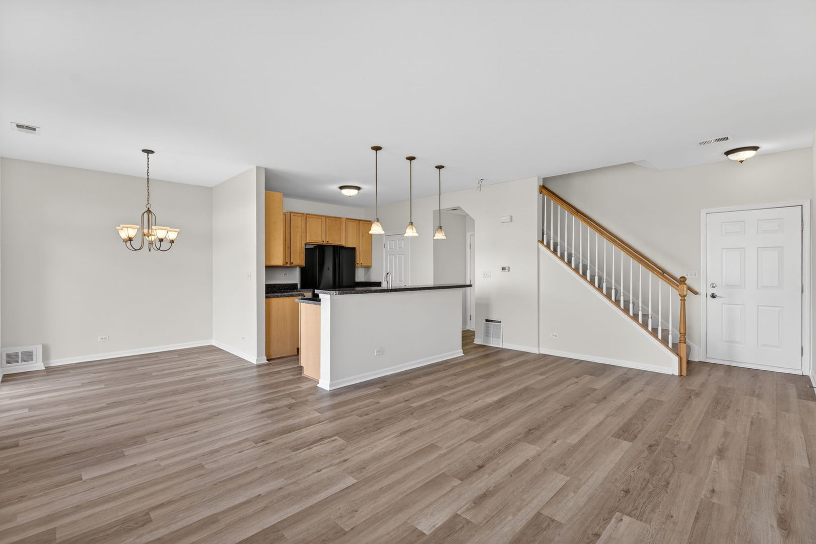 476 Brookside Drive, Oswego, IL 60543