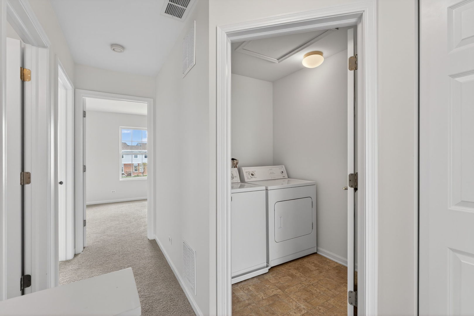 476 Brookside Drive, Oswego, IL 60543