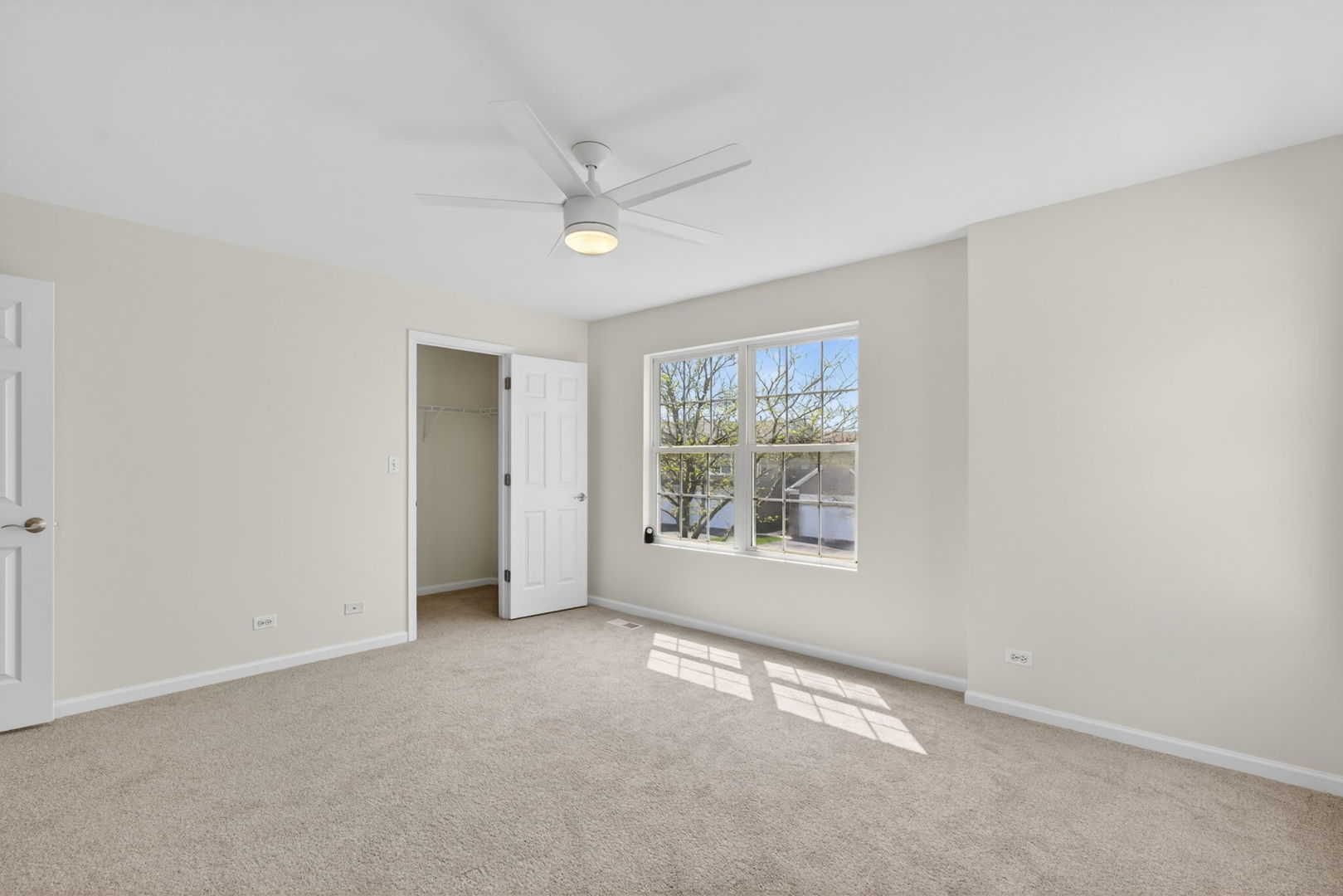 476 Brookside Drive, Oswego, IL 60543