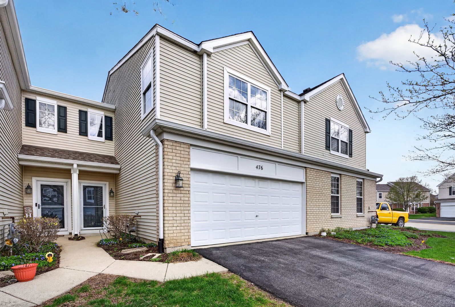 476 Brookside Drive, Oswego, IL 60543