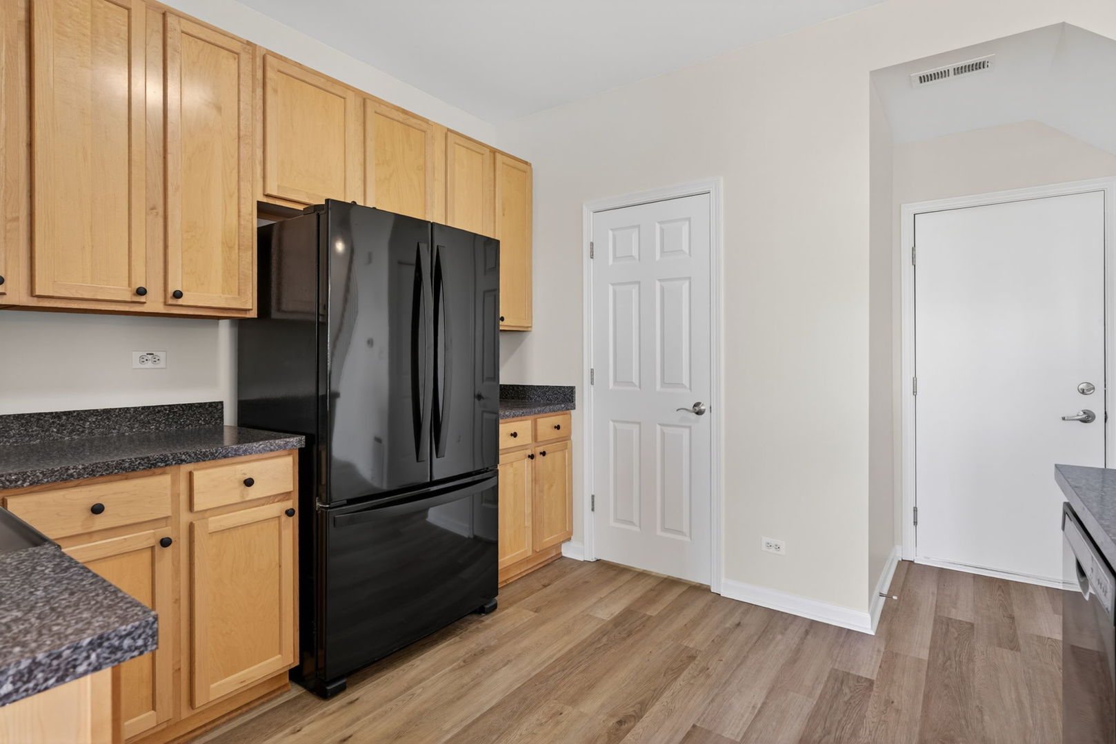 476 Brookside Drive, Oswego, IL 60543