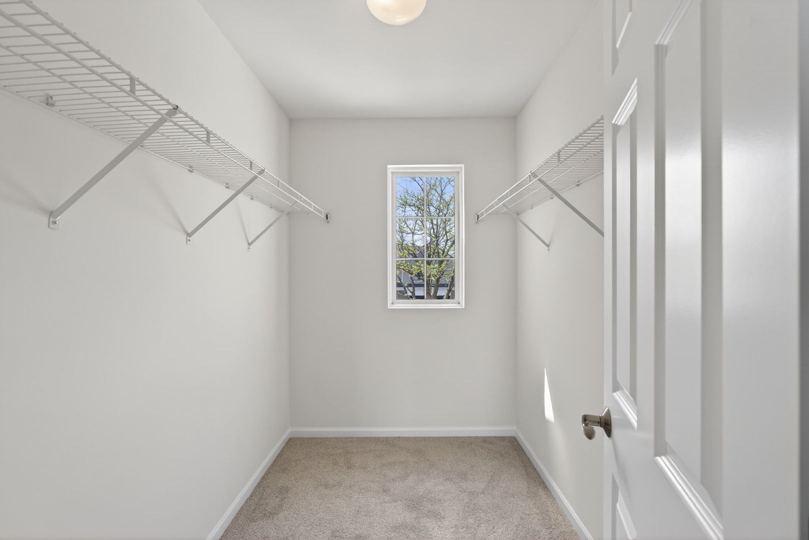 476 Brookside Drive, Oswego, IL 60543