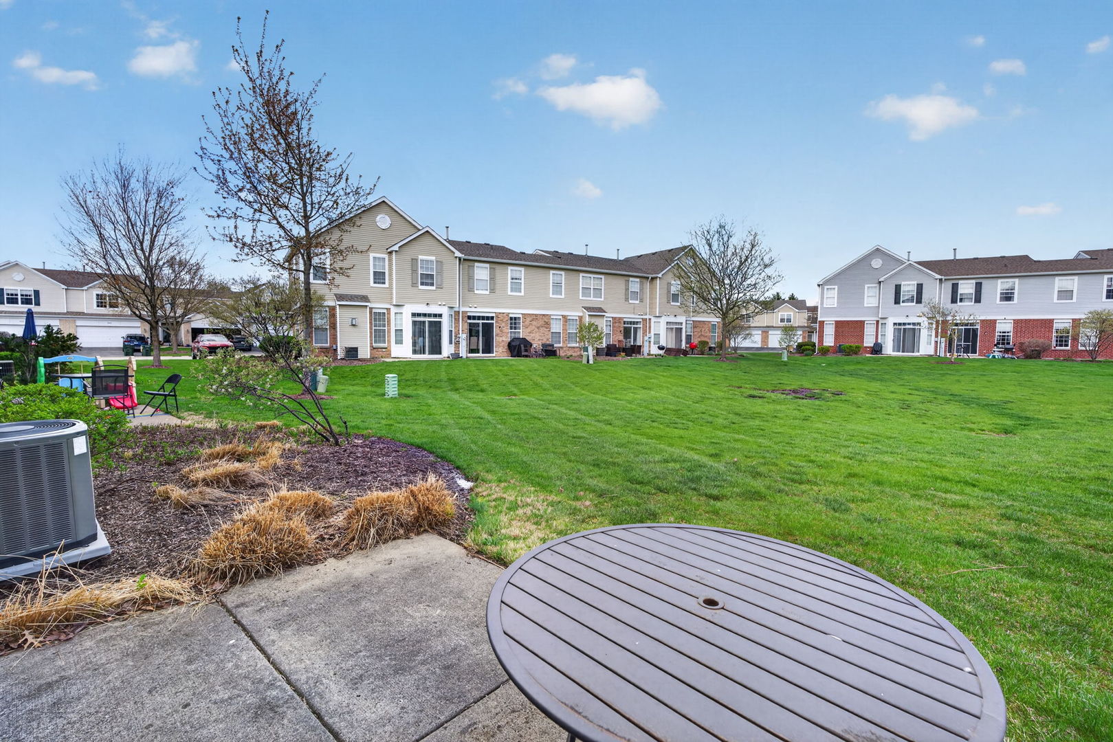 476 Brookside Drive, Oswego, IL 60543